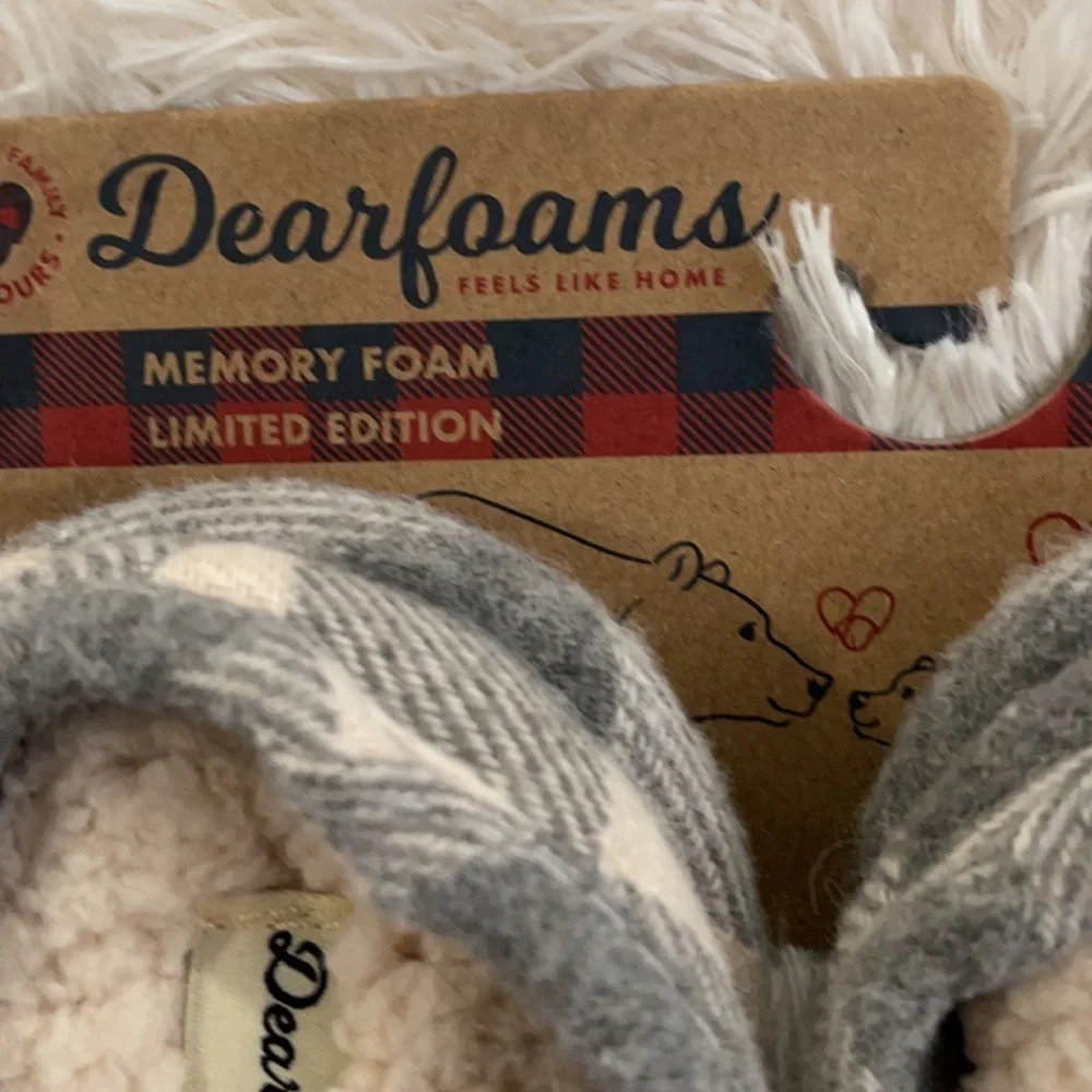 New Dearfoams Lol Bear slippers